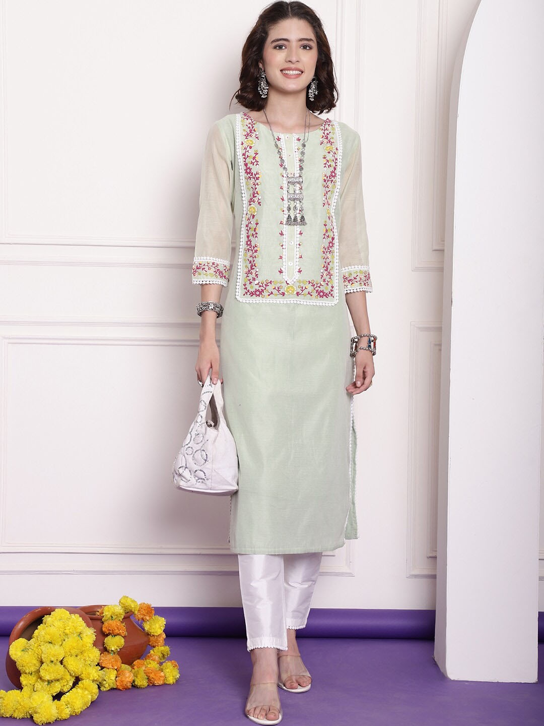 

Tulsattva Floral Yoke Design Chanderi Silk Regular Kurta, Sea green