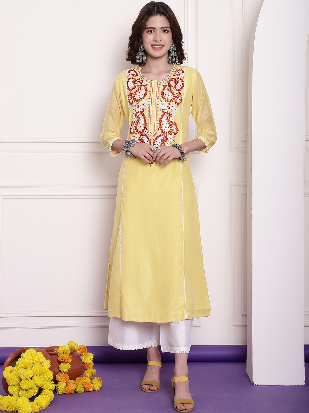 Tulsattva Floral Embroidered Chanderi Silk Regular Kurta, Yellow
