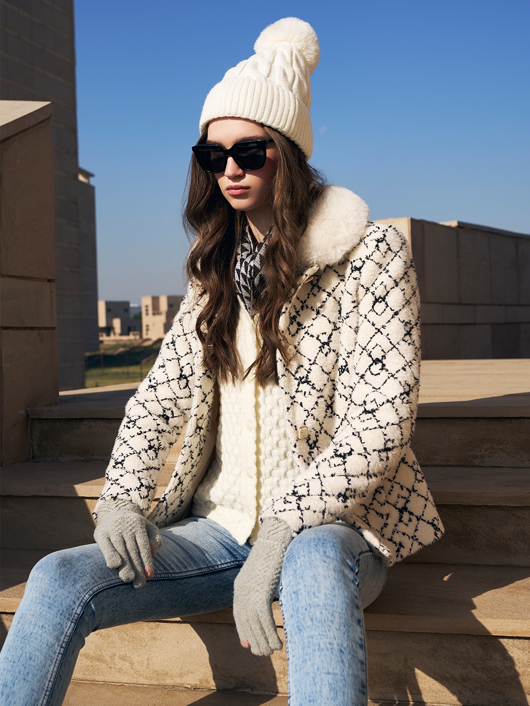 

Crimsoune Club Printed Slim Fit Single-Breasted Overcoat, Off white
