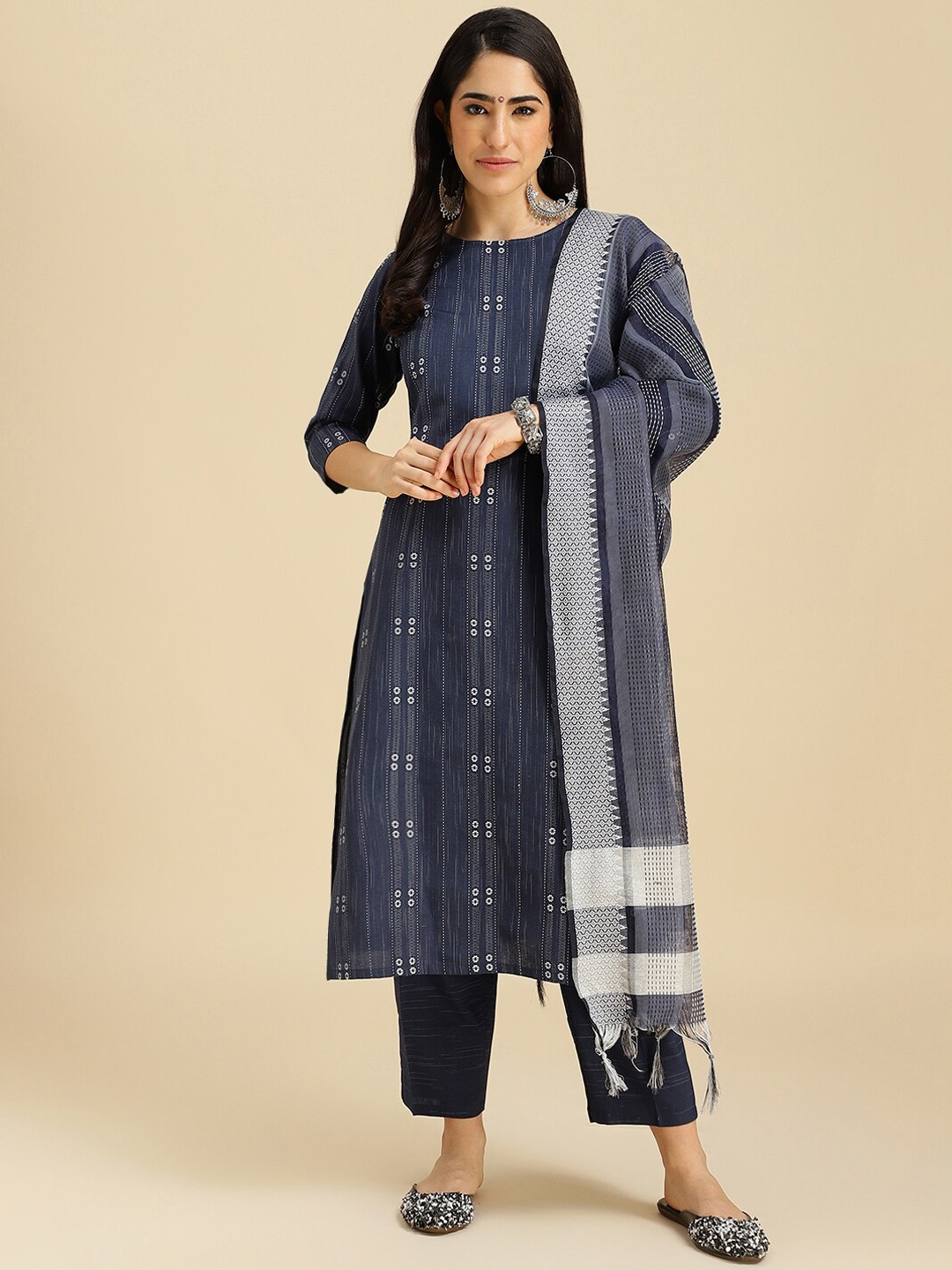 

J Turritopsis Ethnic Motifs Printed Regular Kurta with Trousers & Dupatta, Blue