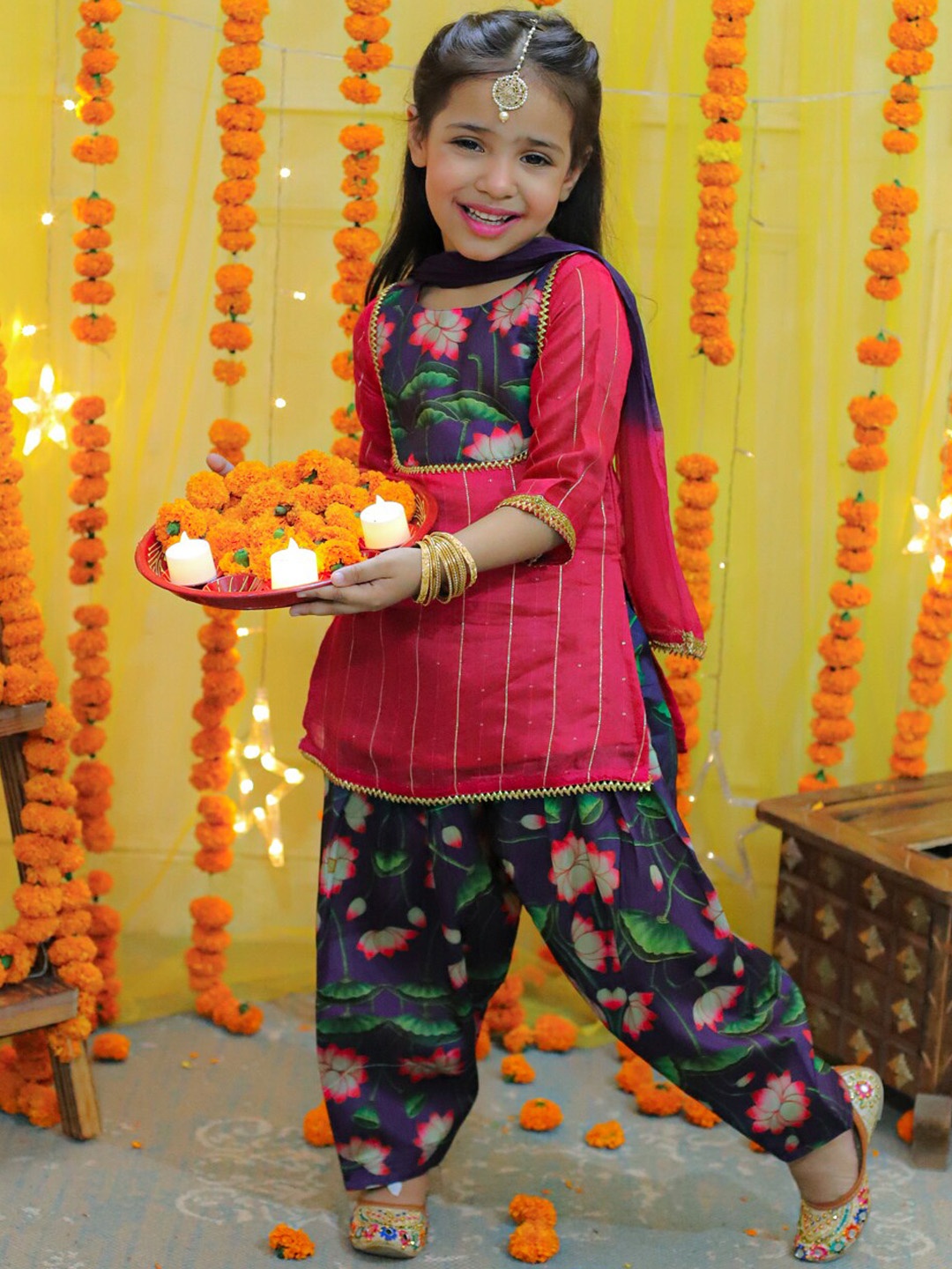 

BownBee Girls Ethnic Motifs Printed Gotta Patti Chanderi Silk Kurta & Salwar With Dupatta, Pink