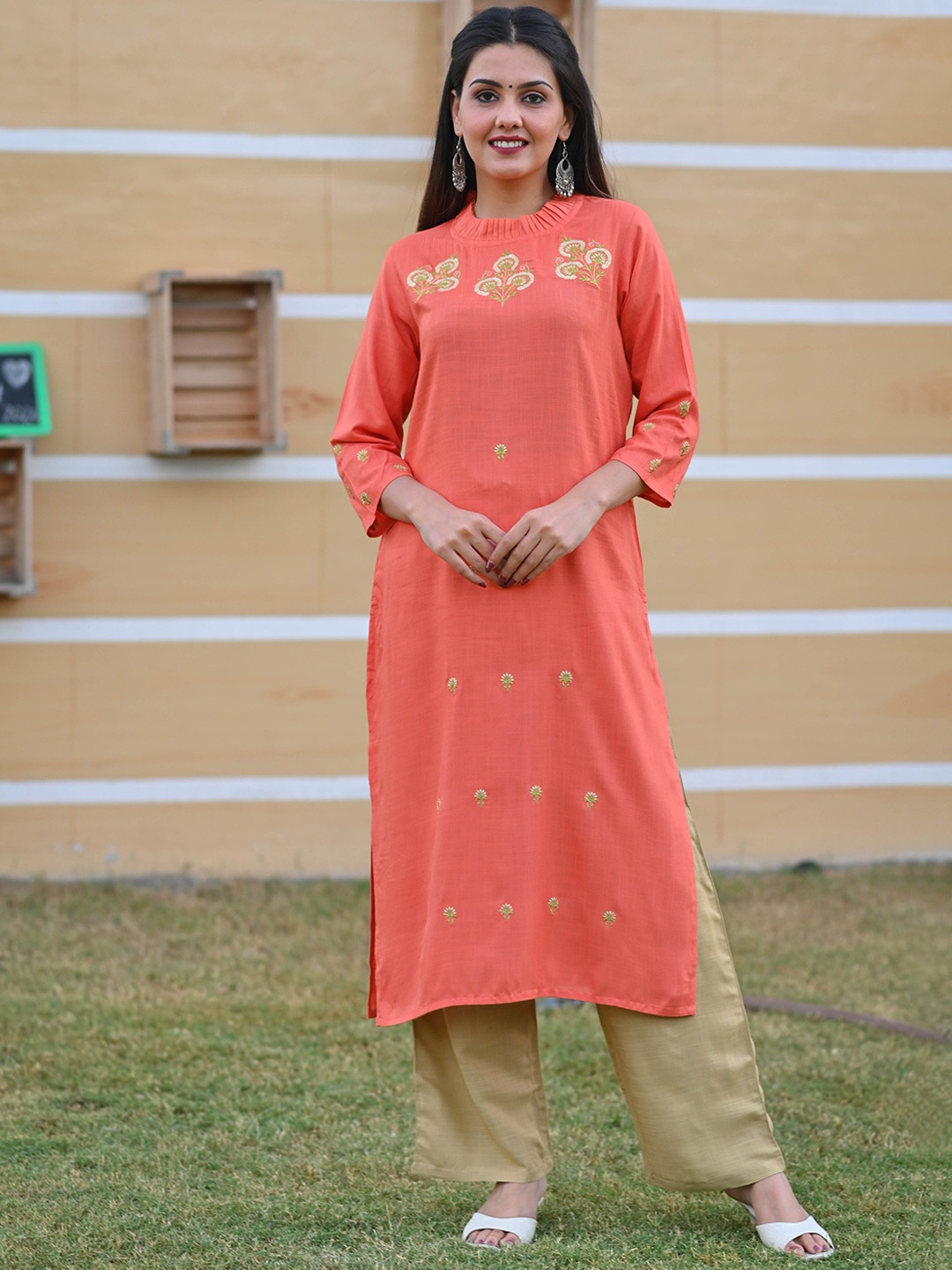 

misbis Floral Embroidered Thread Work Kurta with Palazzos, Orange