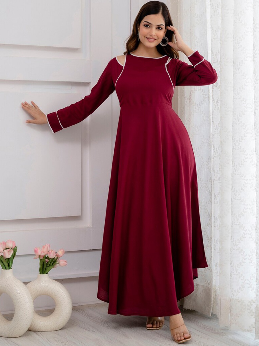 

DRESSAR Round Neck Long Sleeves Cut-Outs Fit and Flare Dress, Maroon