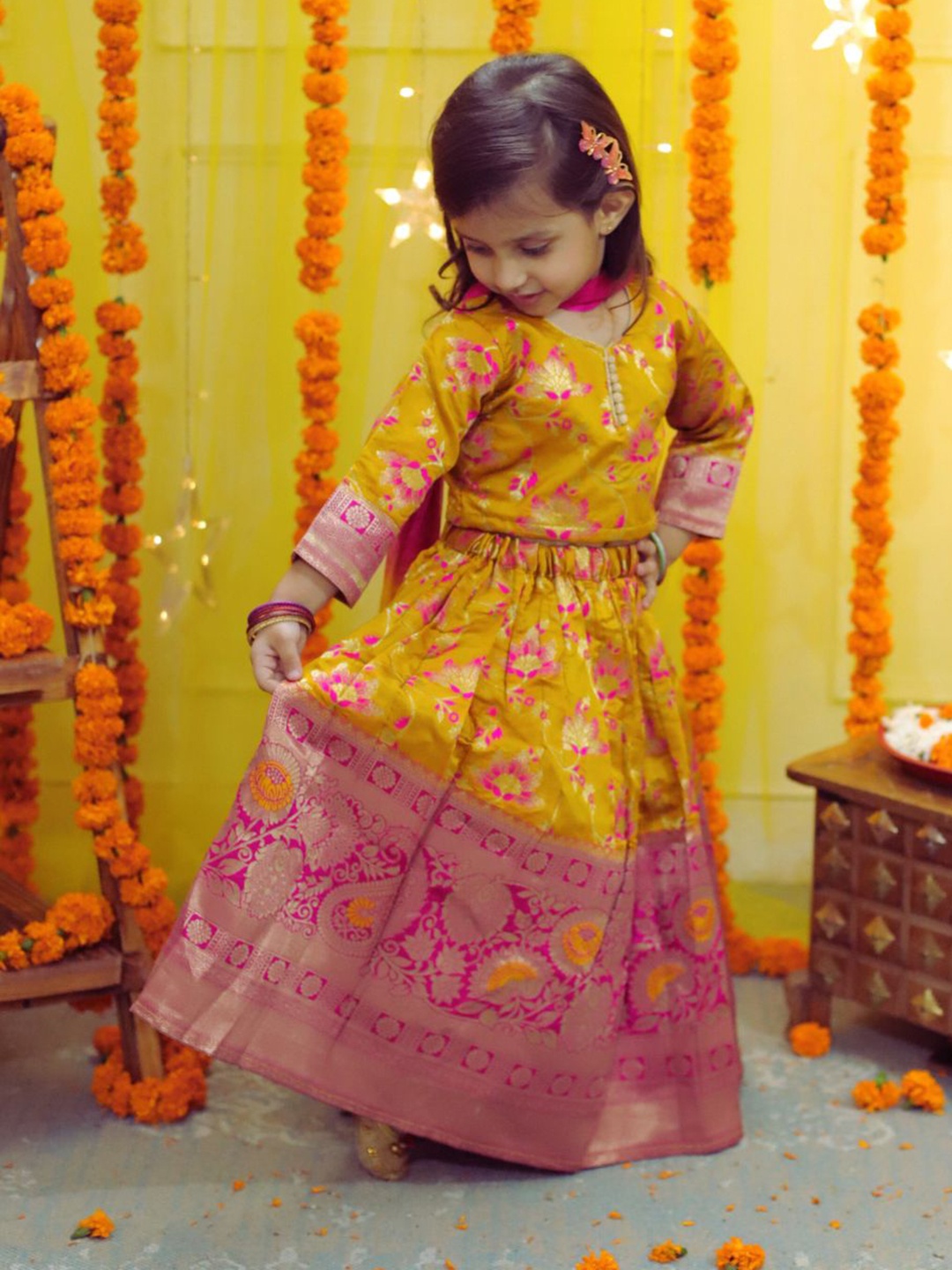

BownBee Girls Printed Ready to Wear Lehenga & Blouse With Dupatta, Yellow