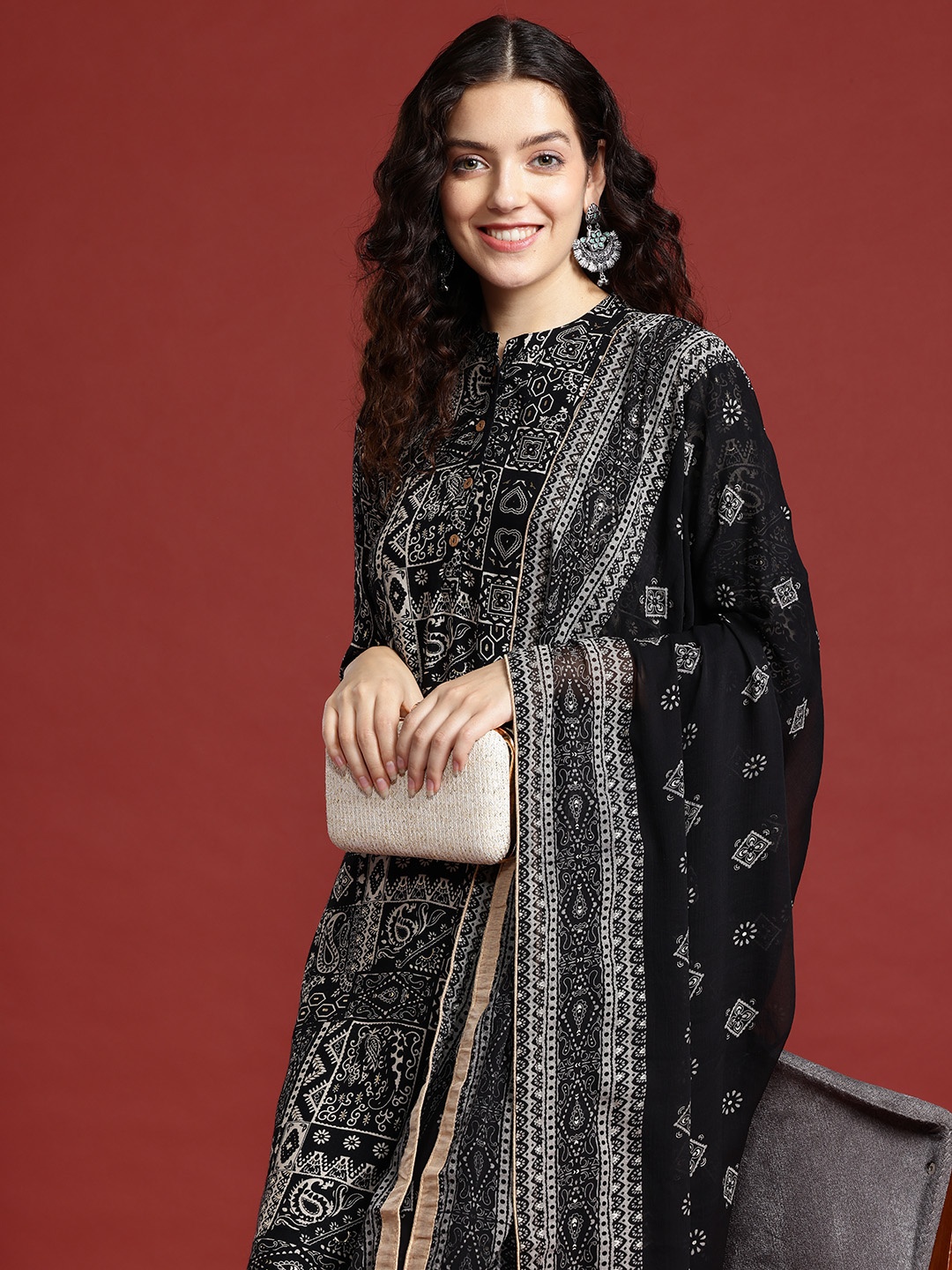

Anouk Women Paisley Printed Regular Kurta with Palazzos & With Dupatta, Black