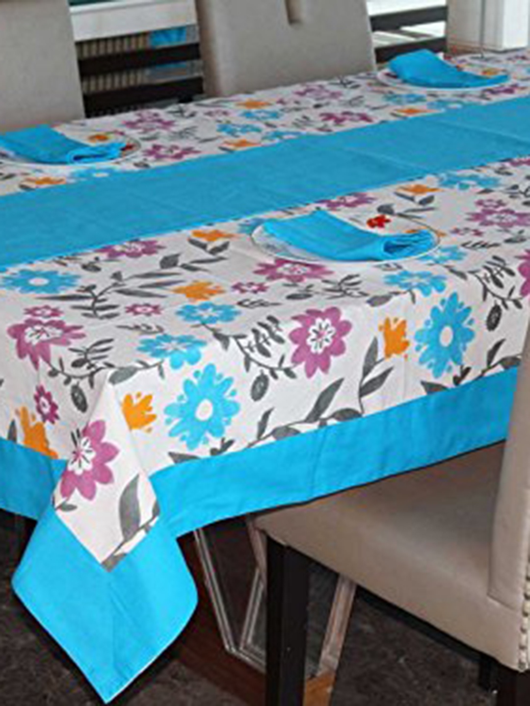 

Lushomes White & Blue Printed 6 Seater Cotton Table Linen Set