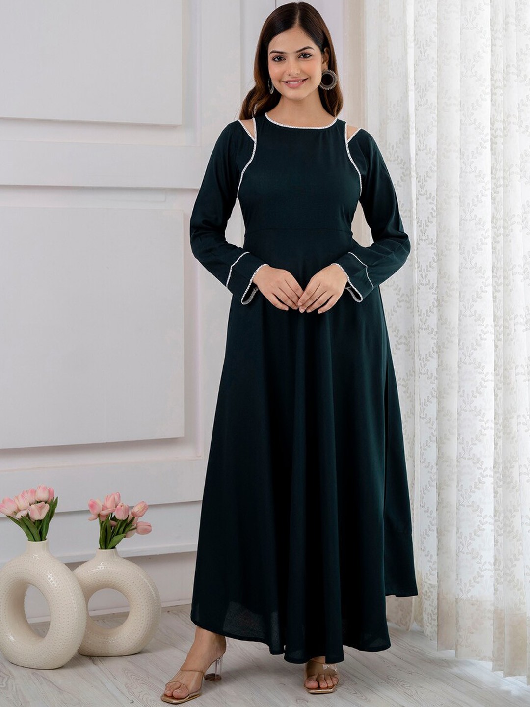 

DK FAB Round Neck Long Sleeves Cut-Outs Fit and Flare Dress, Green