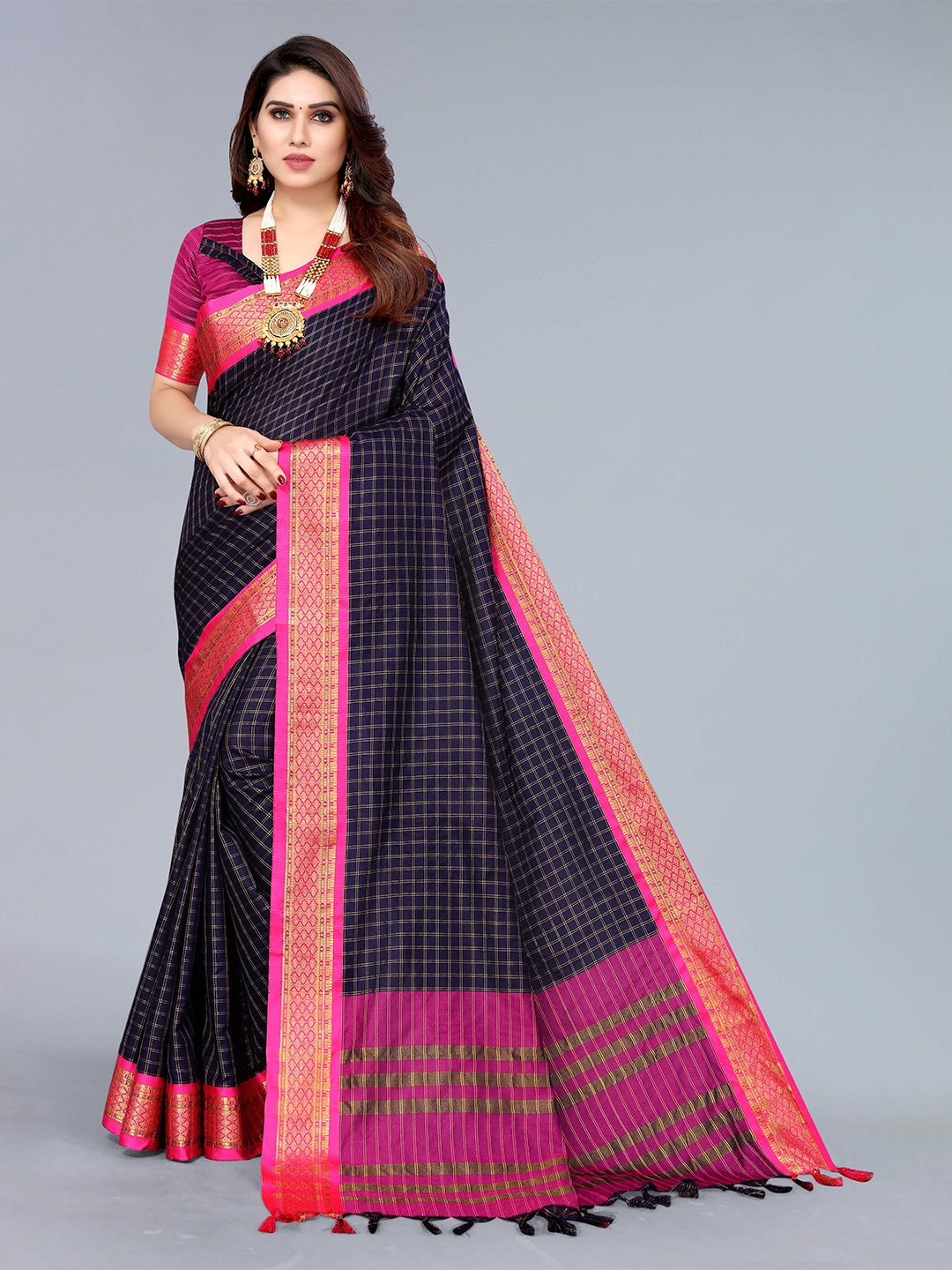 

KALINI Checked Zari Banarasi Saree, Navy blue