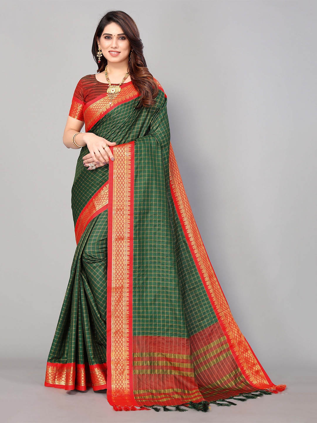 

KALINI Checked Zari Banarasi Saree, Green