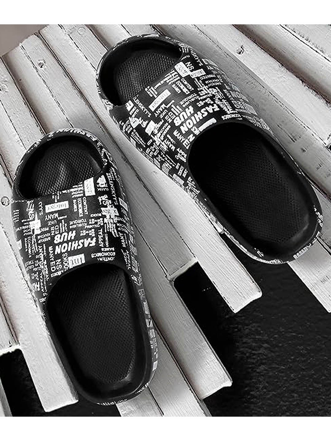 

Bruton Men Printed Sliders, Black