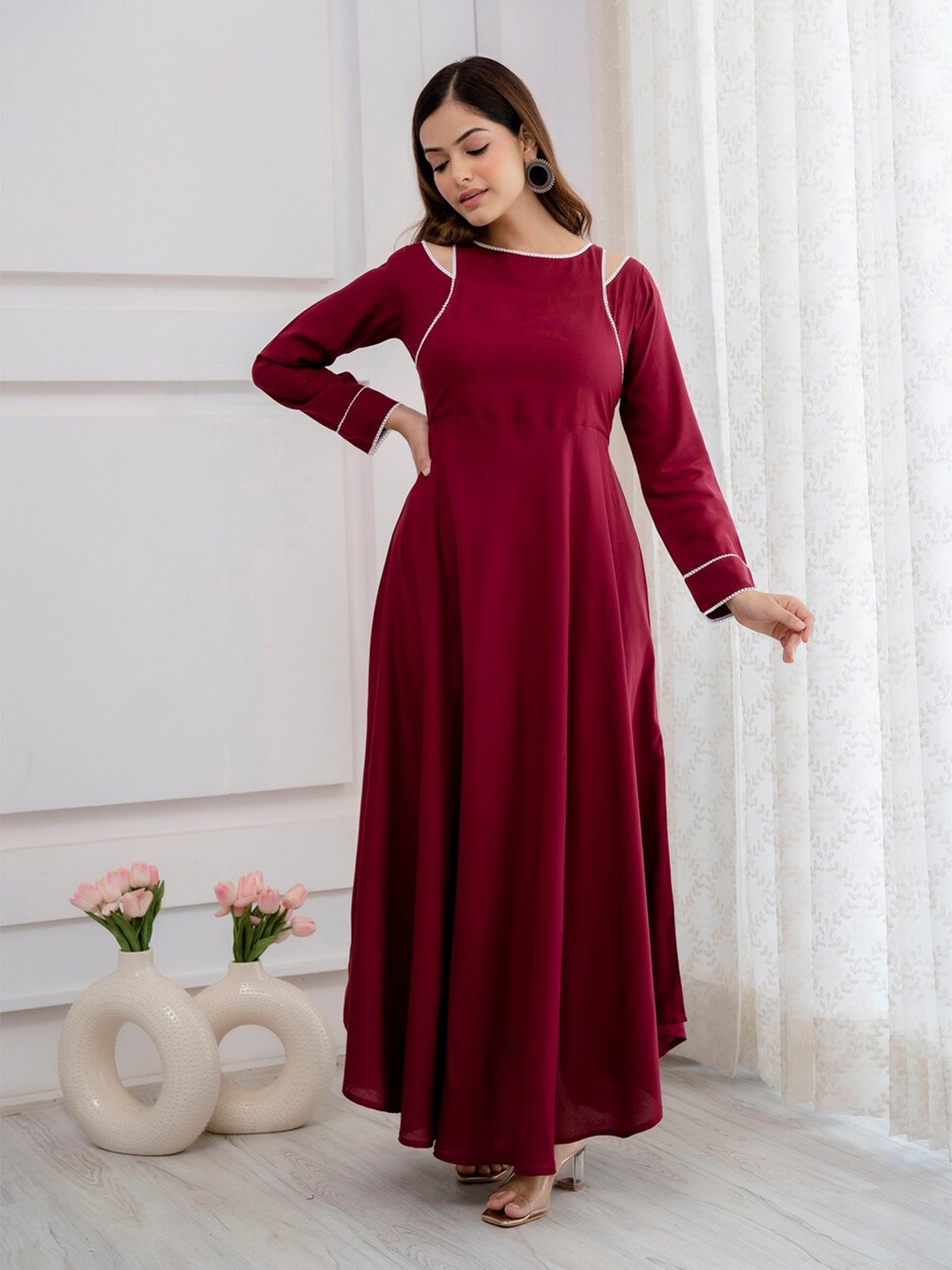 

PURSHOTTAM WALA Round Neck Cold-Shoulder Sleeves Long Sleeve Fit& flare Maxi Ethnic Dress, Maroon