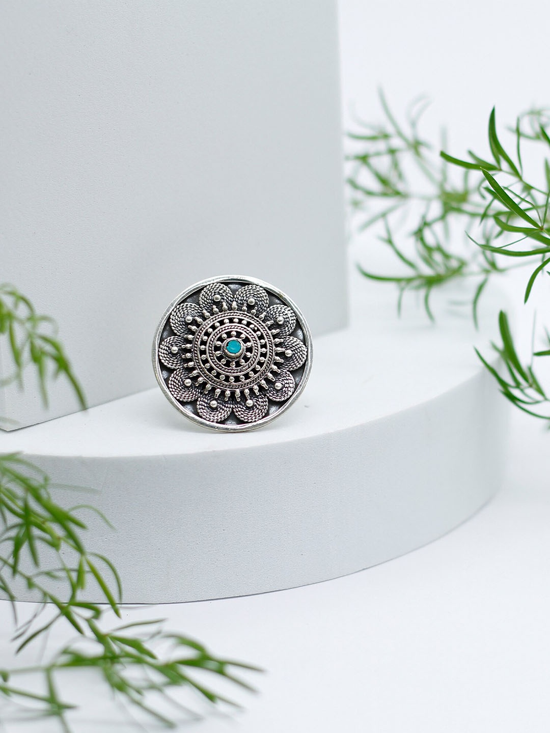 

SANGEETA BOOCHRA Sterling Silver & Round Shaped Charm Adjustable Finger Ring