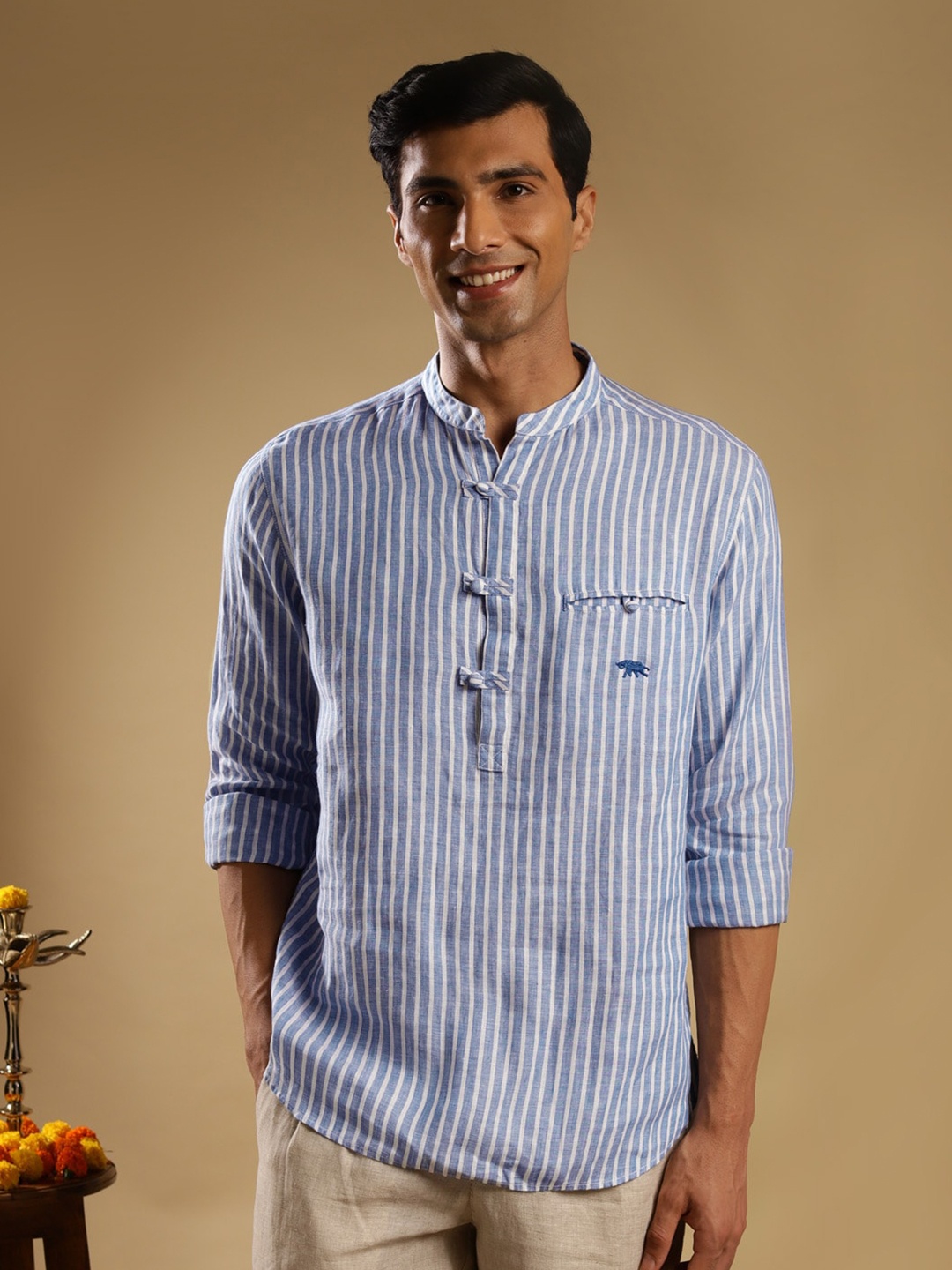 

Andamen Striped Mandarin Collar Cuffed Sleeves Linen Straight Kurta, Blue