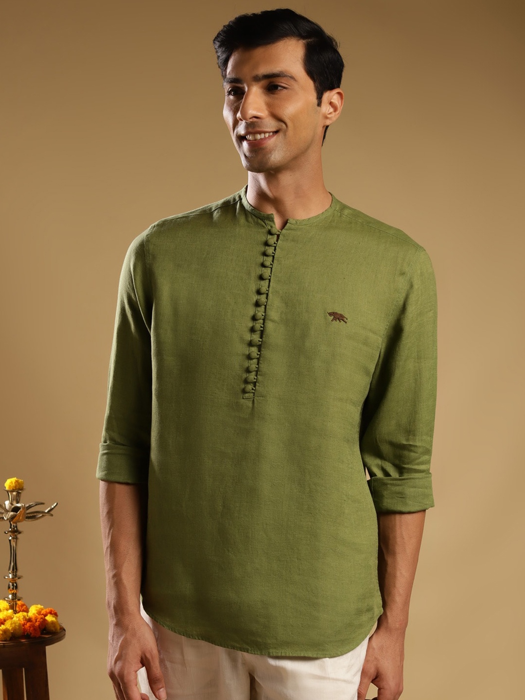 

Andamen Cuffed Sleeves Linen Straight Kurta, Olive