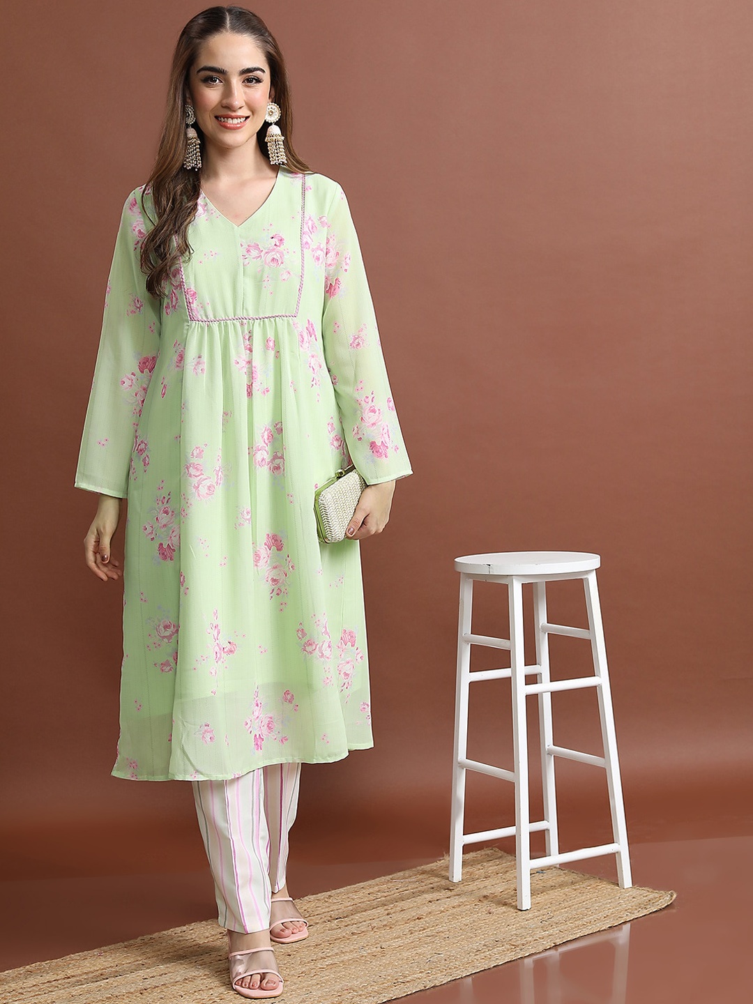 

Vishudh Floral Printed A-Line Kurta with Trousers, Green