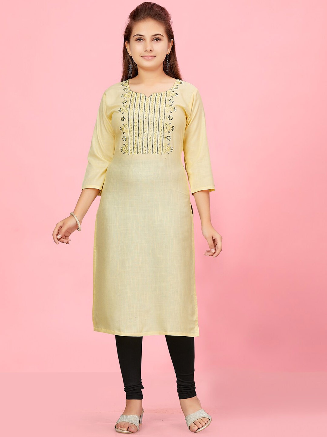 

Aarika Girls Thread Work Straight Kurta, Cream