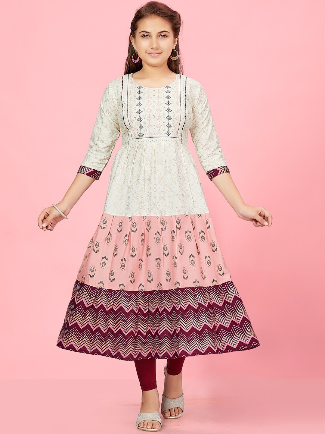

Aarika Girls Geometric Striped Sequinned Anarkali Kurta, Cream