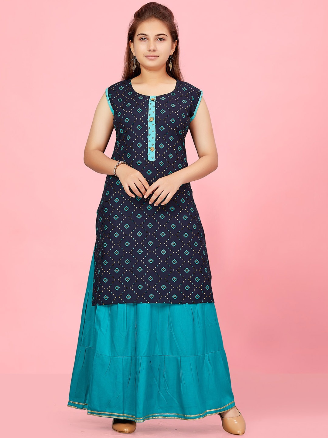 

Aarika Girls Ethnic Motifs Printed Sleeveless Cotton Straight Kurta, Navy blue