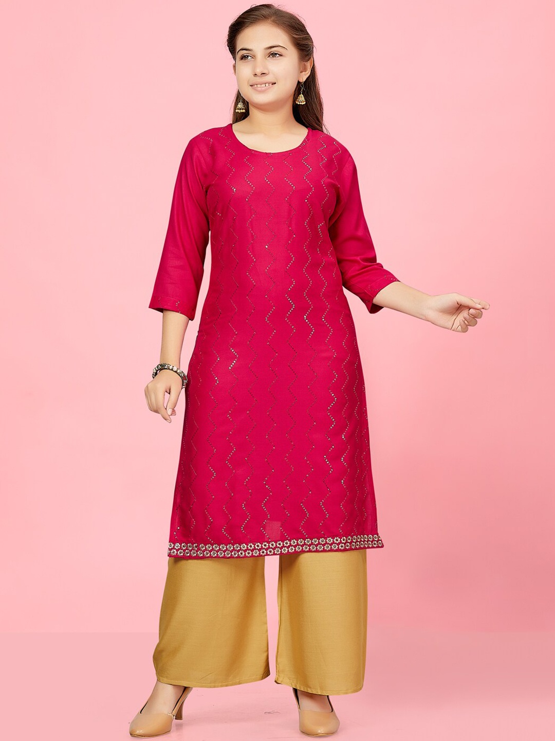 

Aarika Girls Sequinned Straight Cotton Kurta, Pink
