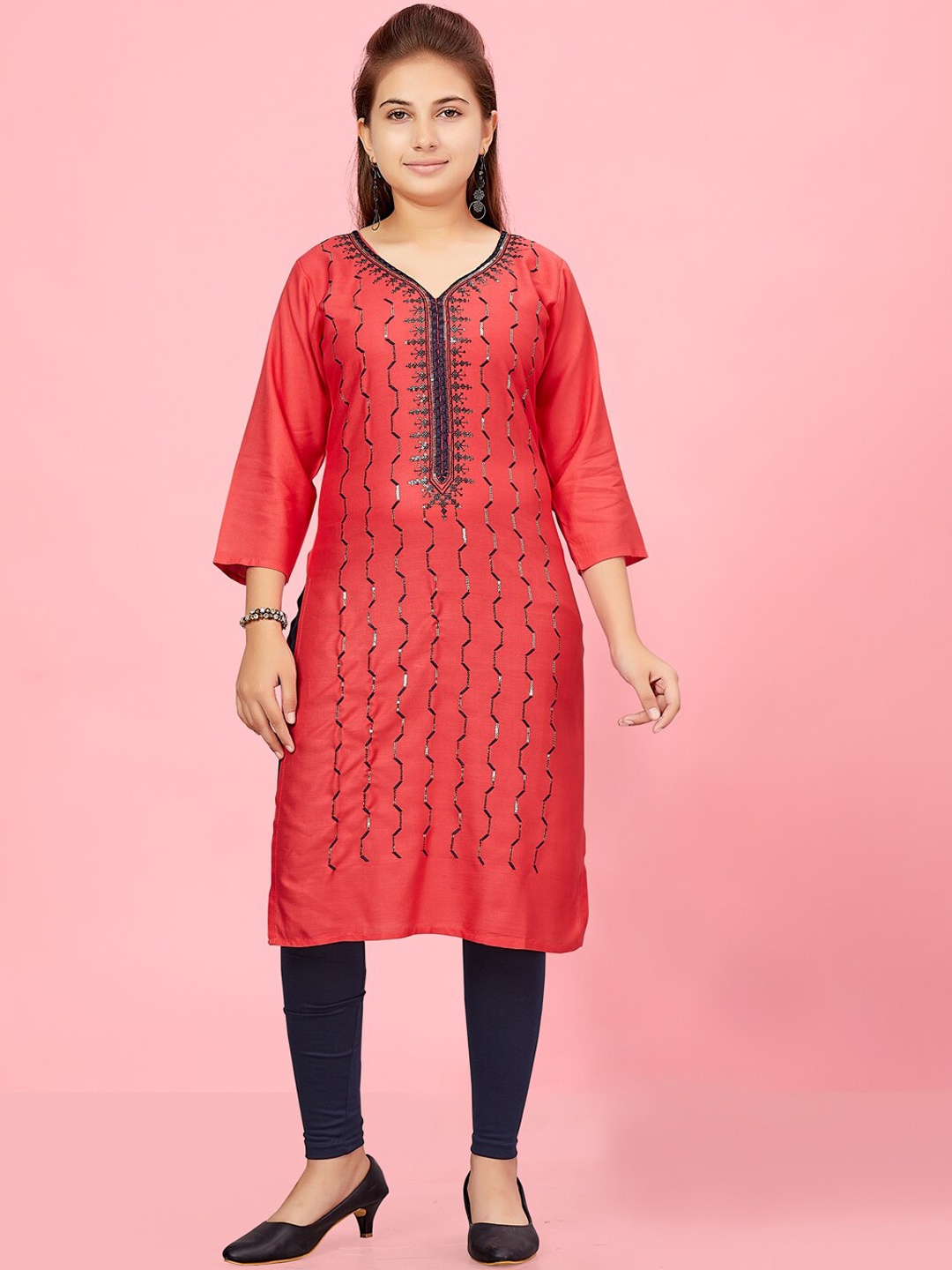 

BAESD Girls Ethnic Motifs Embroidered Regular Sequinned Pure Cotton Kurta With Leggings, Red