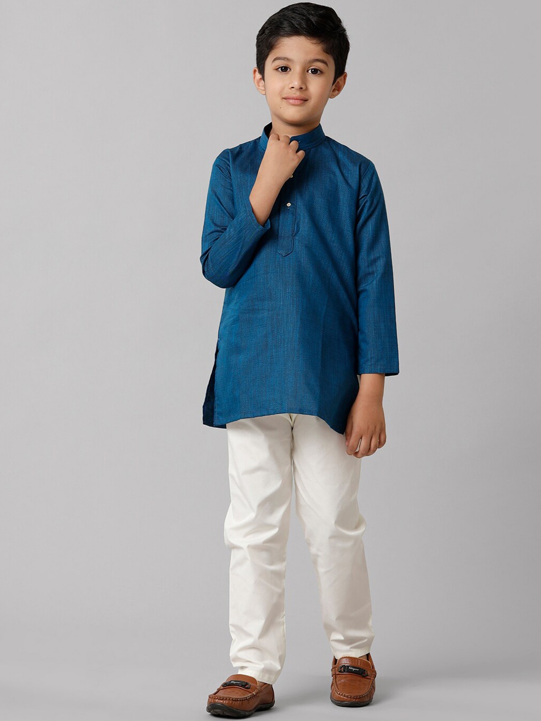 

Ramraj Boys Mandarin Collar Kurta with Pyjamas, Blue