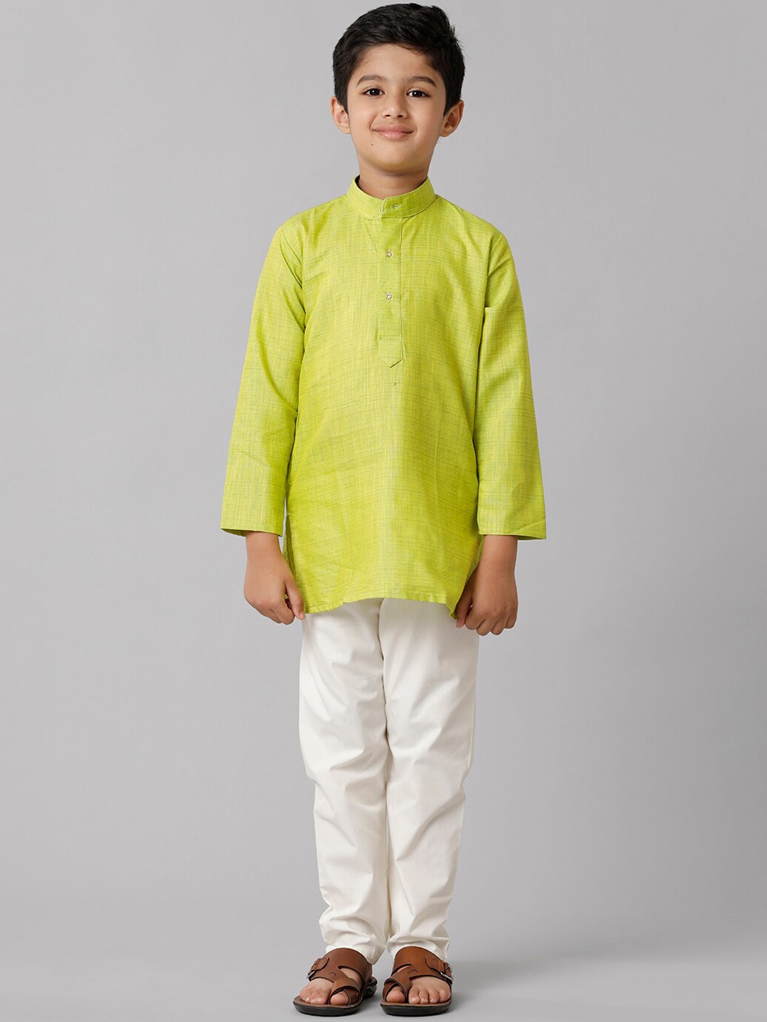 

Ramraj Boys Mandarin Collar Kurta with Pyjamas, Green