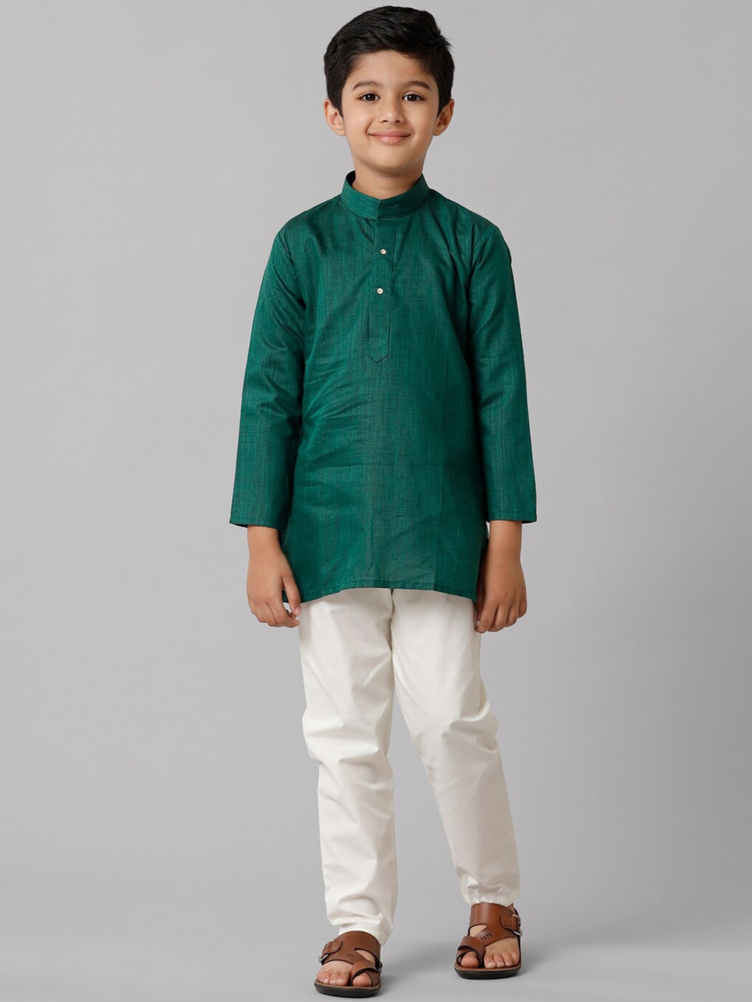 

Ramraj Boys Mandarin Collar Kurta with Pyjamas, Green