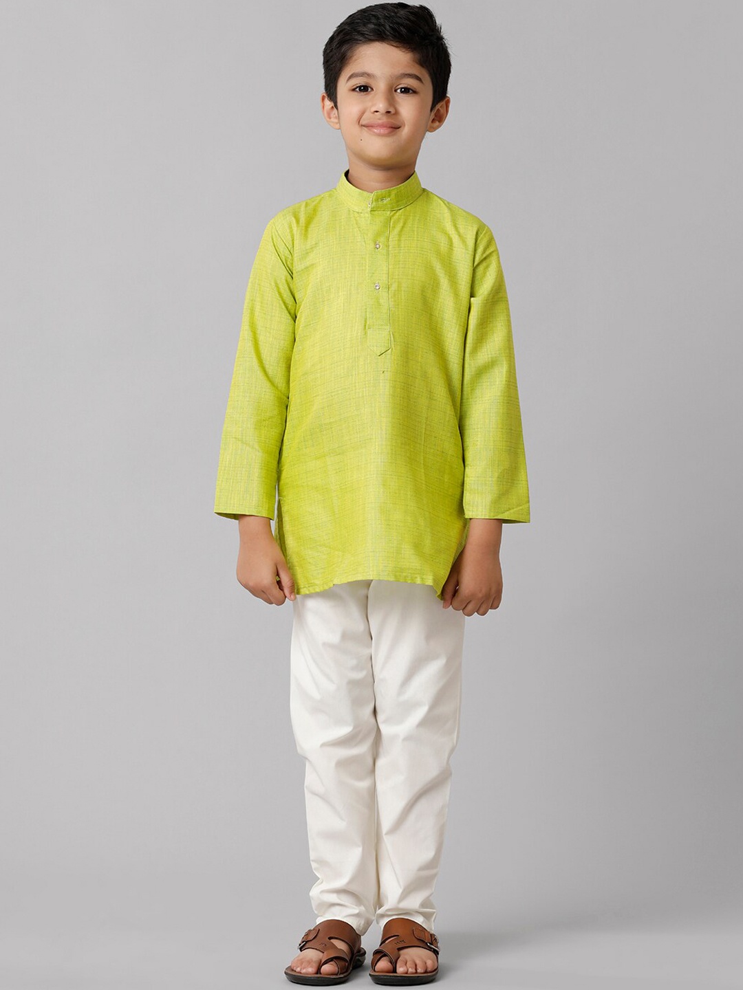 

Ramraj Boys Mandarin Collar Kurta with Pyjamas, Green