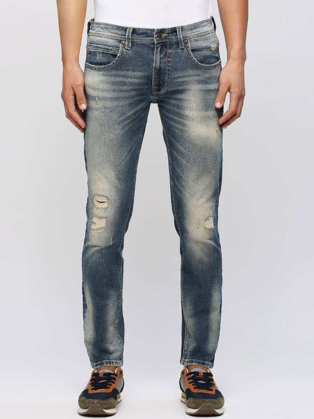 

Pepe Jeans Men Blue Slim Fit Mid-Rise Mildly Distressed Heavy Fade Stretchable Jeans