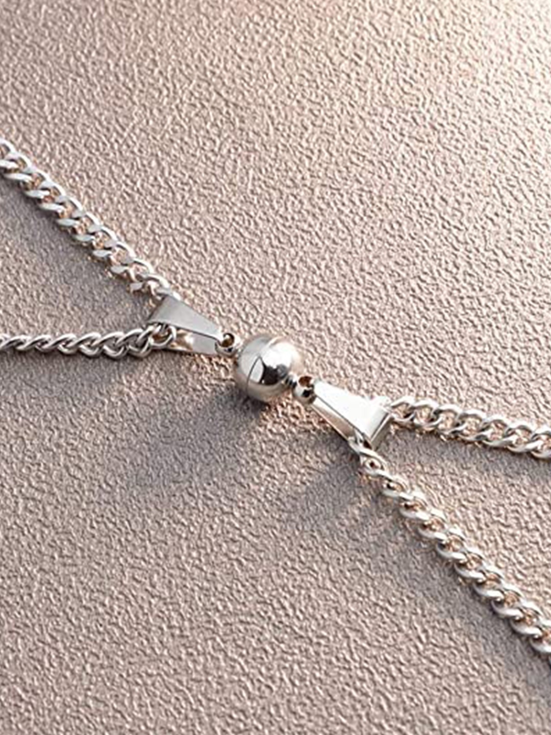 

VIEN Set Of 2 Silver-Plated Magnetic Couple Pendant With Chain