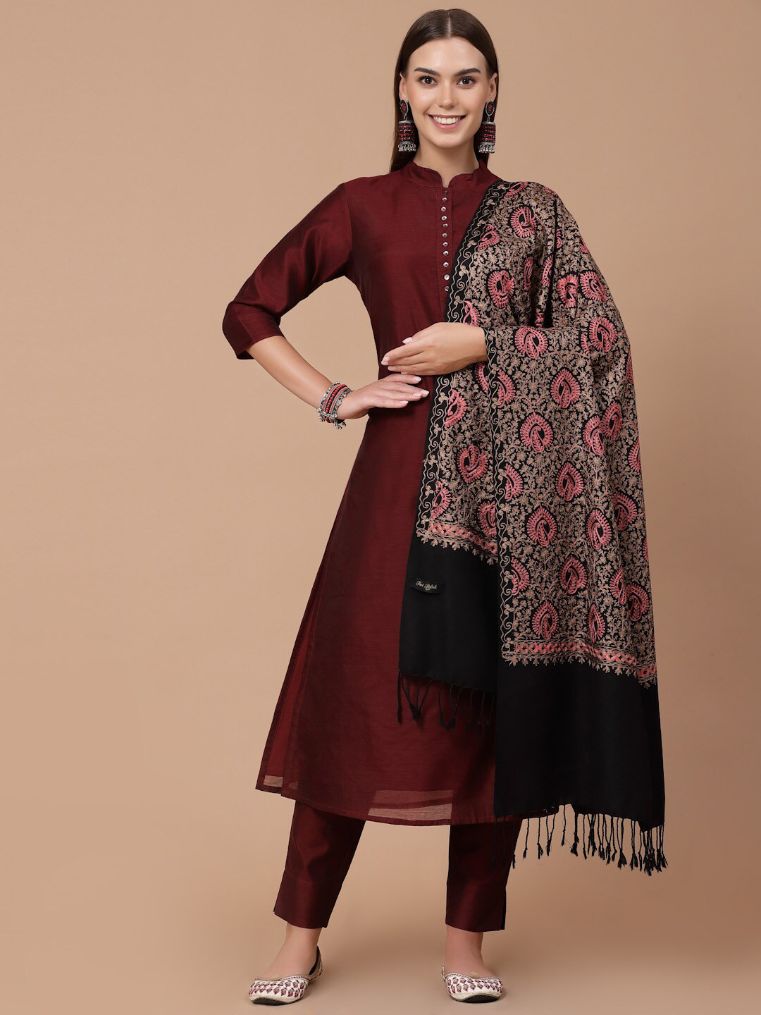 

SWI Stylish Floral Embroidered Shawl, Black