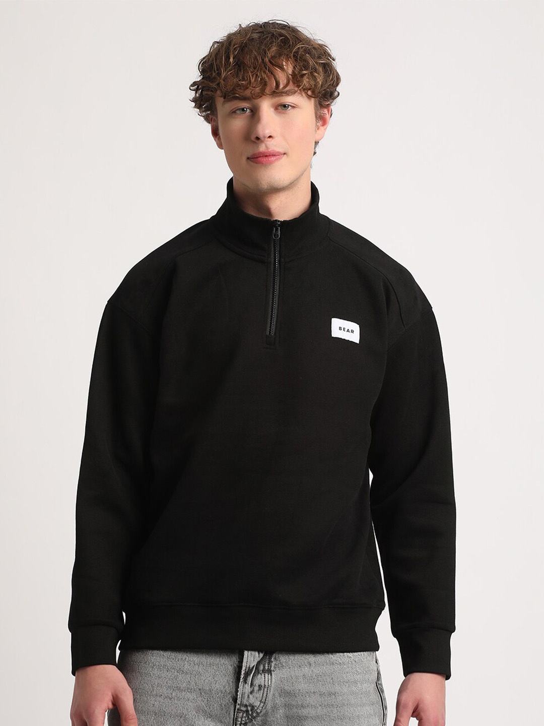 

THE BEAR HOUSE Mock Collar Relaxed Fit Sweatshirt, Black
