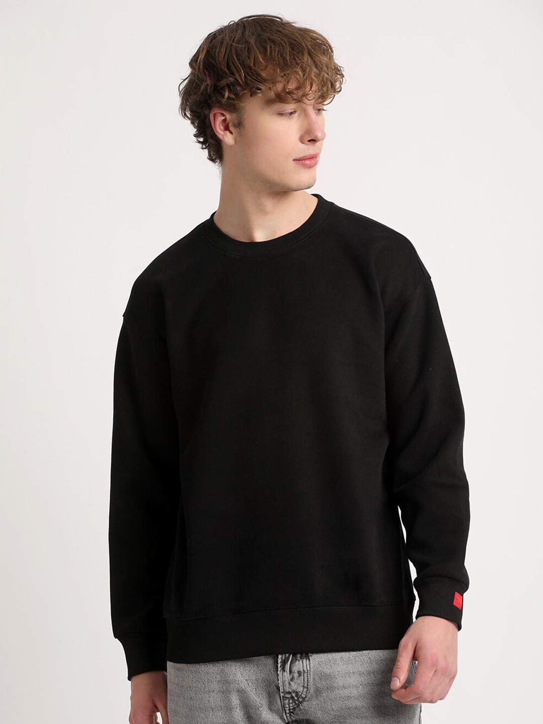 

THE BEAR HOUSE Round Neck Relaxed Fit Sweatshirt, Black