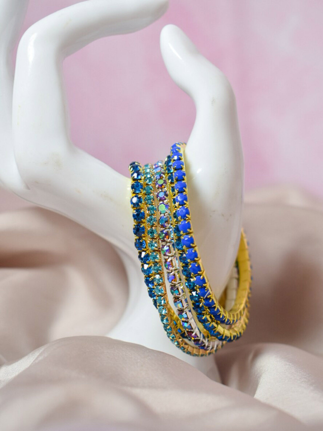 

SALTY Set Of 5 Gold-Plated Bracelet