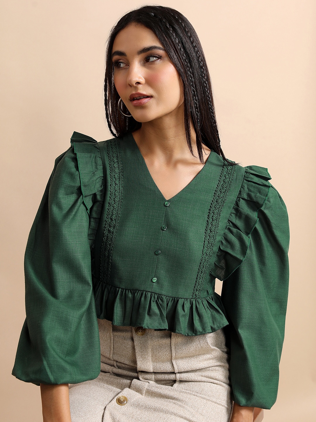 

Tokyo Talkies Green V-Neck Lace Inserts Puff Sleeves Peplum Crop Top