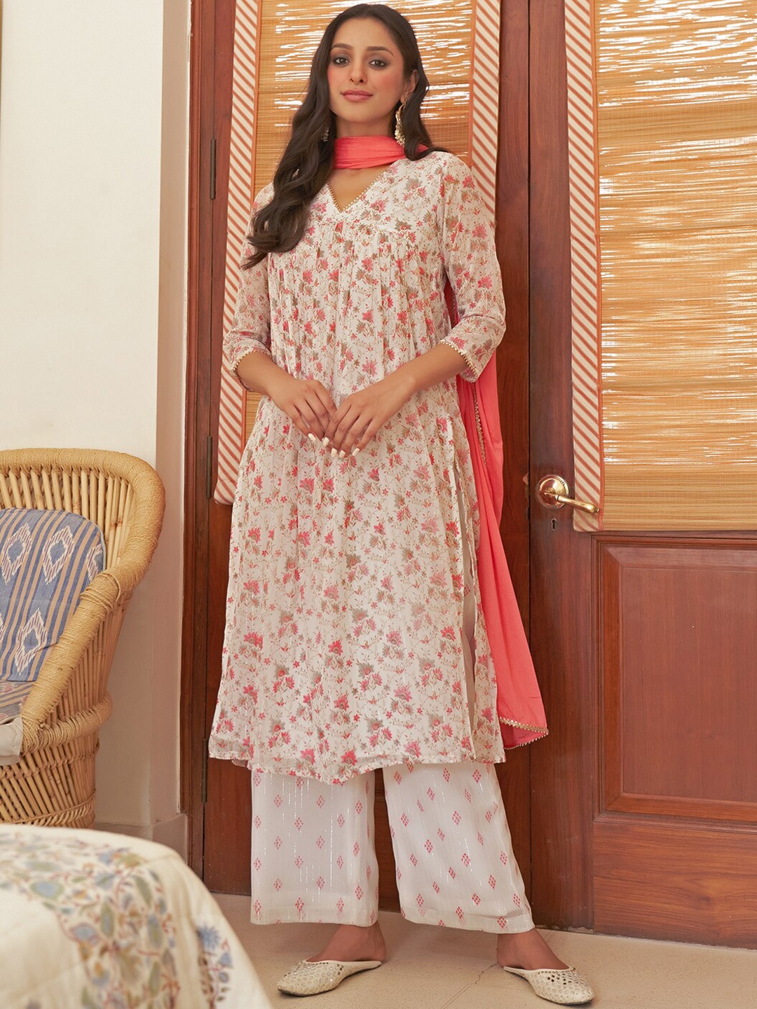 

Janasya Floral Printed V-Neck Gotta Patti Empire A-Line Kurta & Palazzos With Dupatta, White