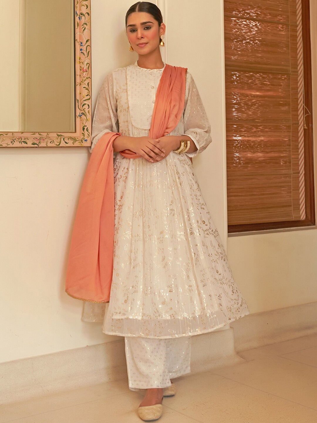 

Janasya Floral Printed Gotta Patti A-Line Kurta And Palazzos With Dupatta, White
