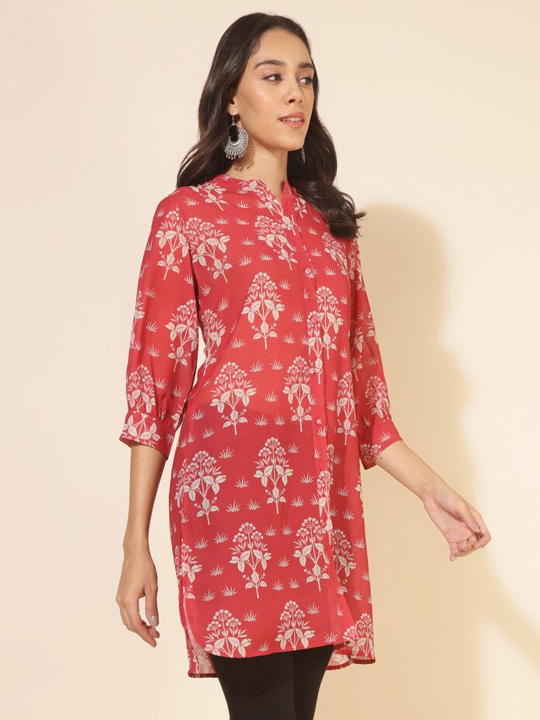 

Janasya Red Ethnic Motifs Printed Mandarin Collar Georgette Straight Kurta
