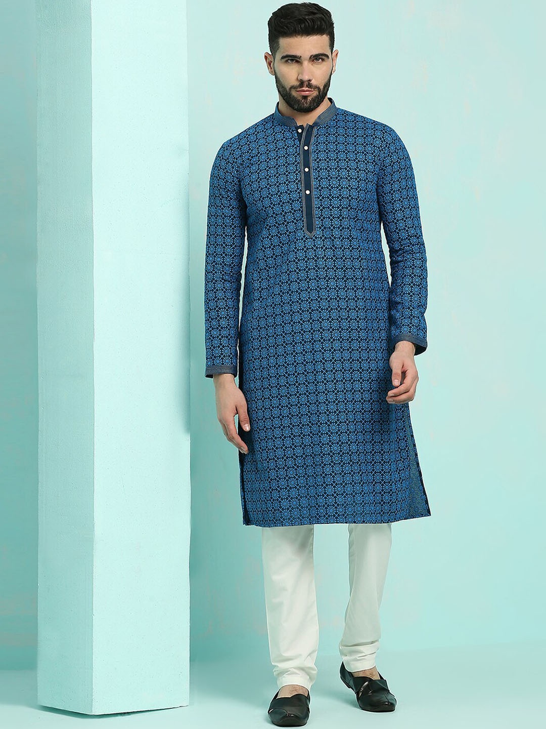 

RAJUBHAI HARGOVINDAS Chikankari Embroidered Pure Cotton Kurta With Pyjamas, Blue