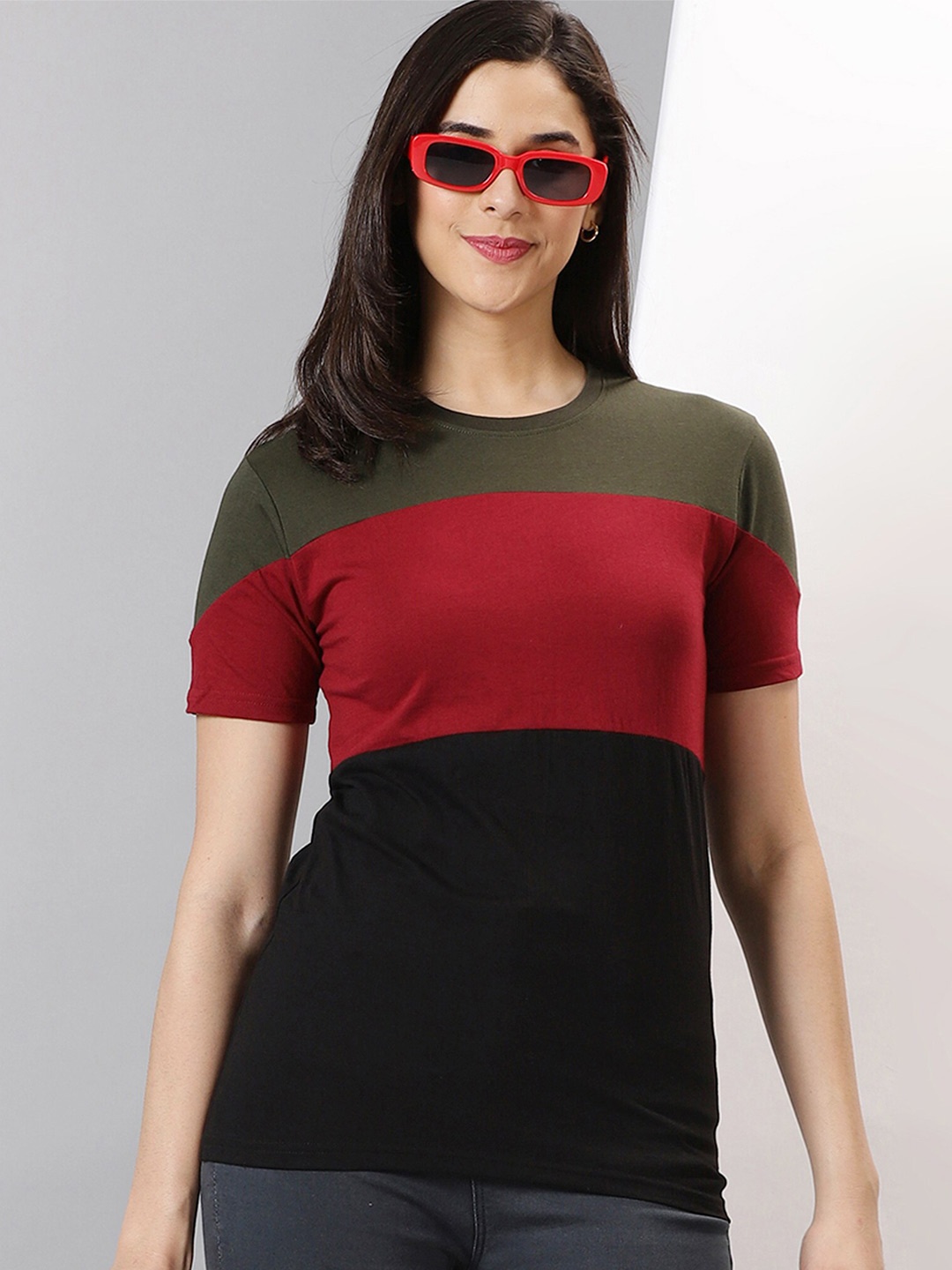 

AUSK Colorblocked Round Neck T-shirt, Black