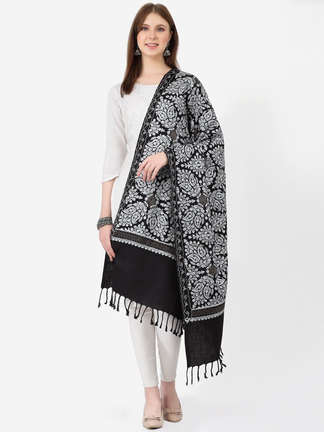 

SWI Stylish Embroidery Woollen Shawl, Black