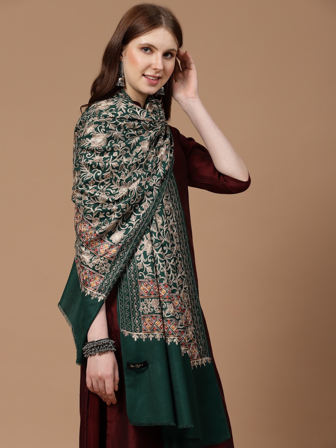 

SWI Stylish Aari Embroidered Shawl, Green