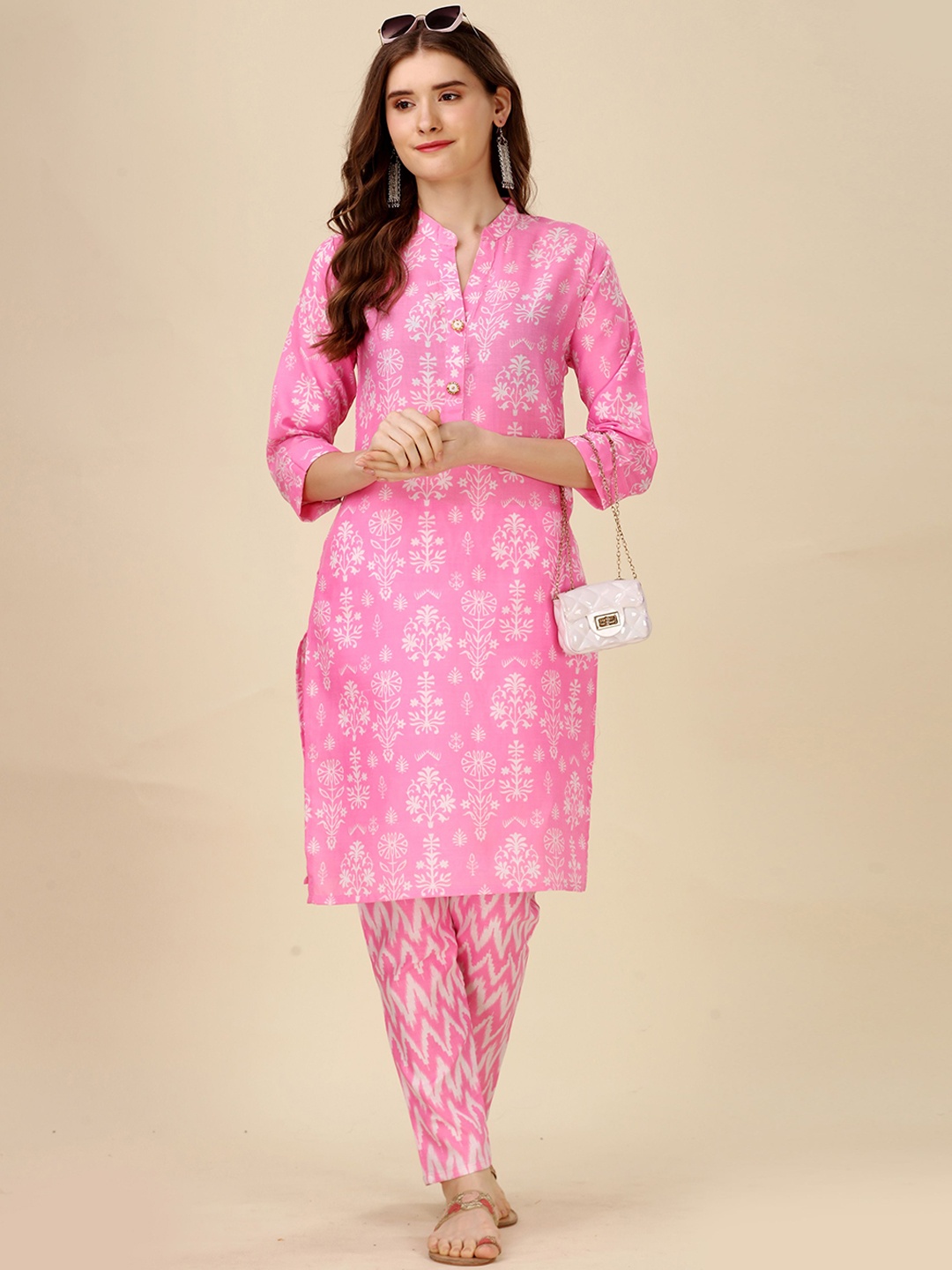 

WORIVOC Floral Printed Mandarin Collar Regular Kurta with Trousers, Pink