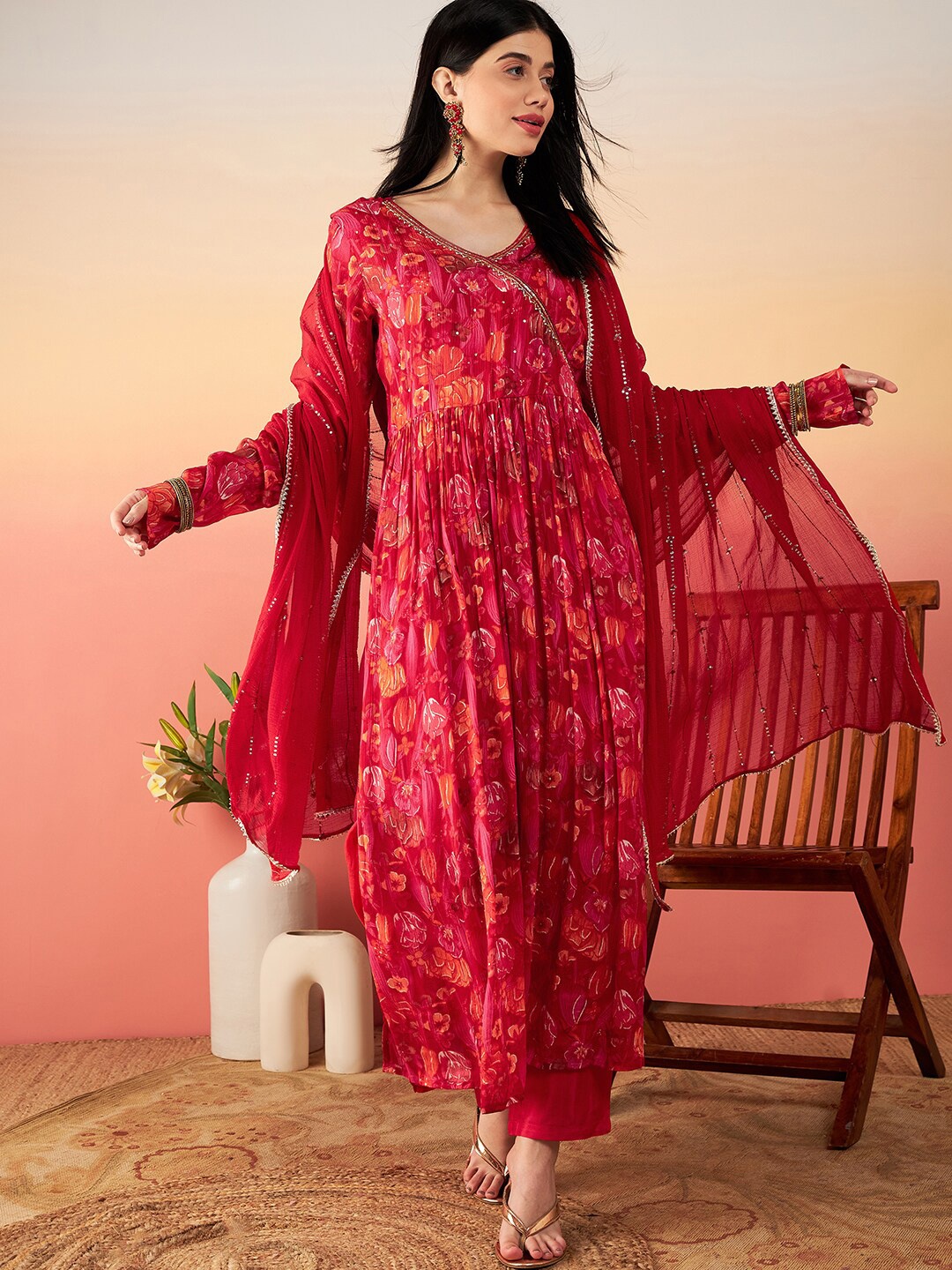 

Sangria Floral Printed Sequin Chinon Kurta & Shantoon Trouser With Dupatta, Red