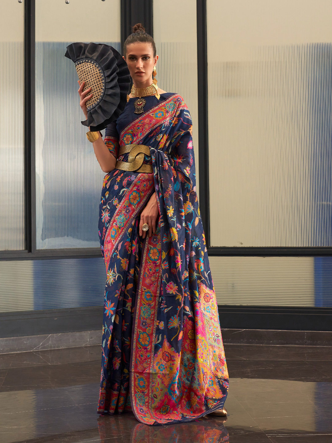 

MOKSHA DESIGNS Woven Design Zari Pure Silk Kanjeevaram Saree, Navy blue