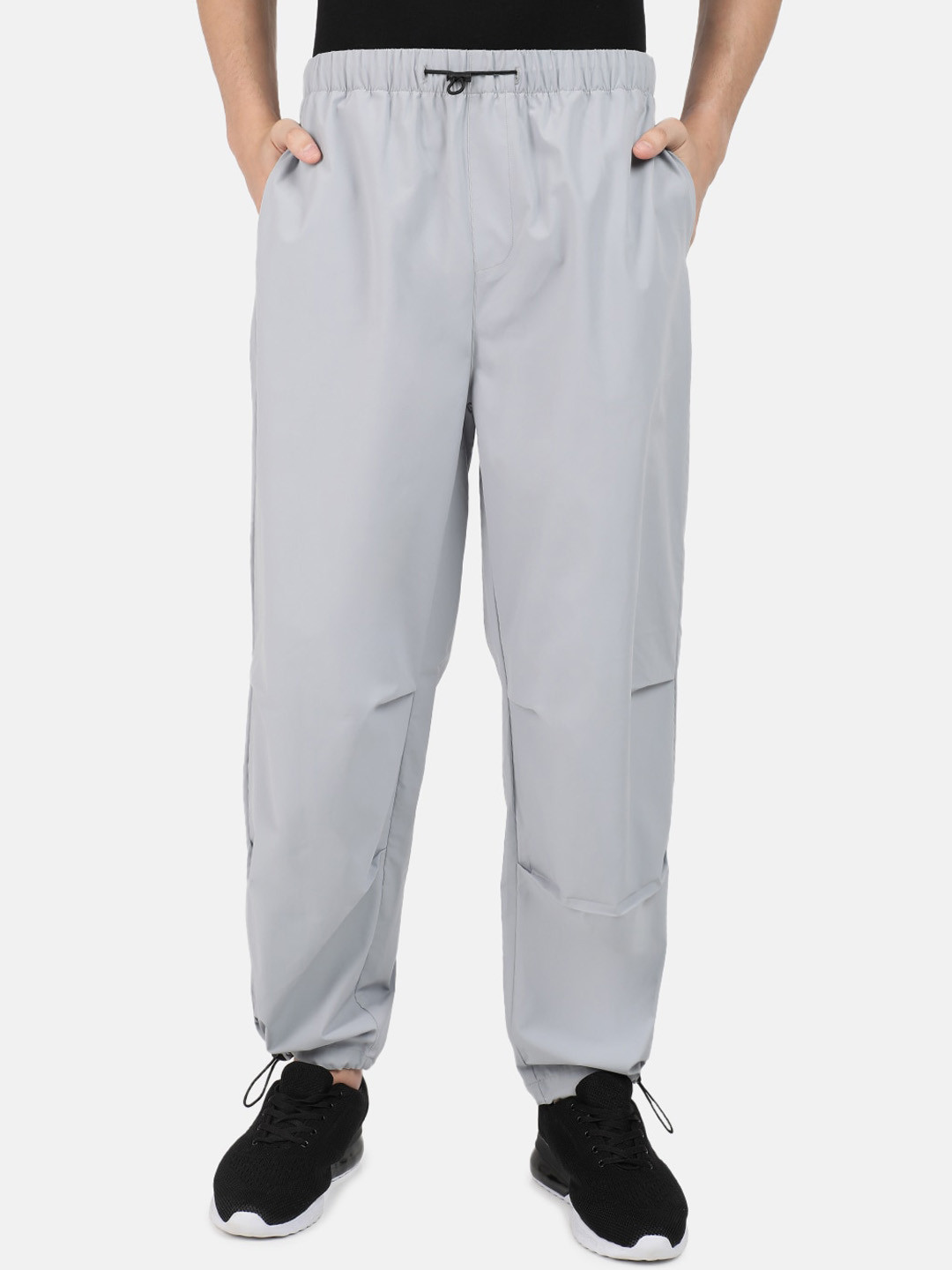 

Bene Kleed Unisex Mid Rise Parachute Fit Trousers, Grey