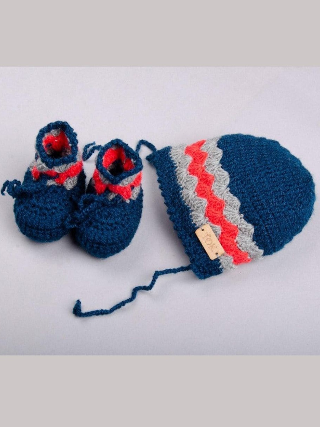 

The Original Knit Kids Self Design Acrylic Beanie With Socks, Blue