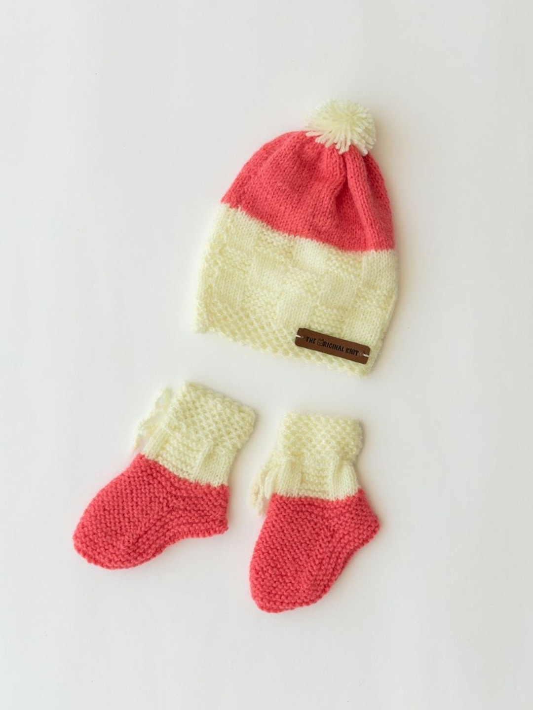 

The Original Knit Infants Colourblocked Acrylic Beanie Cap With Socks, Pink