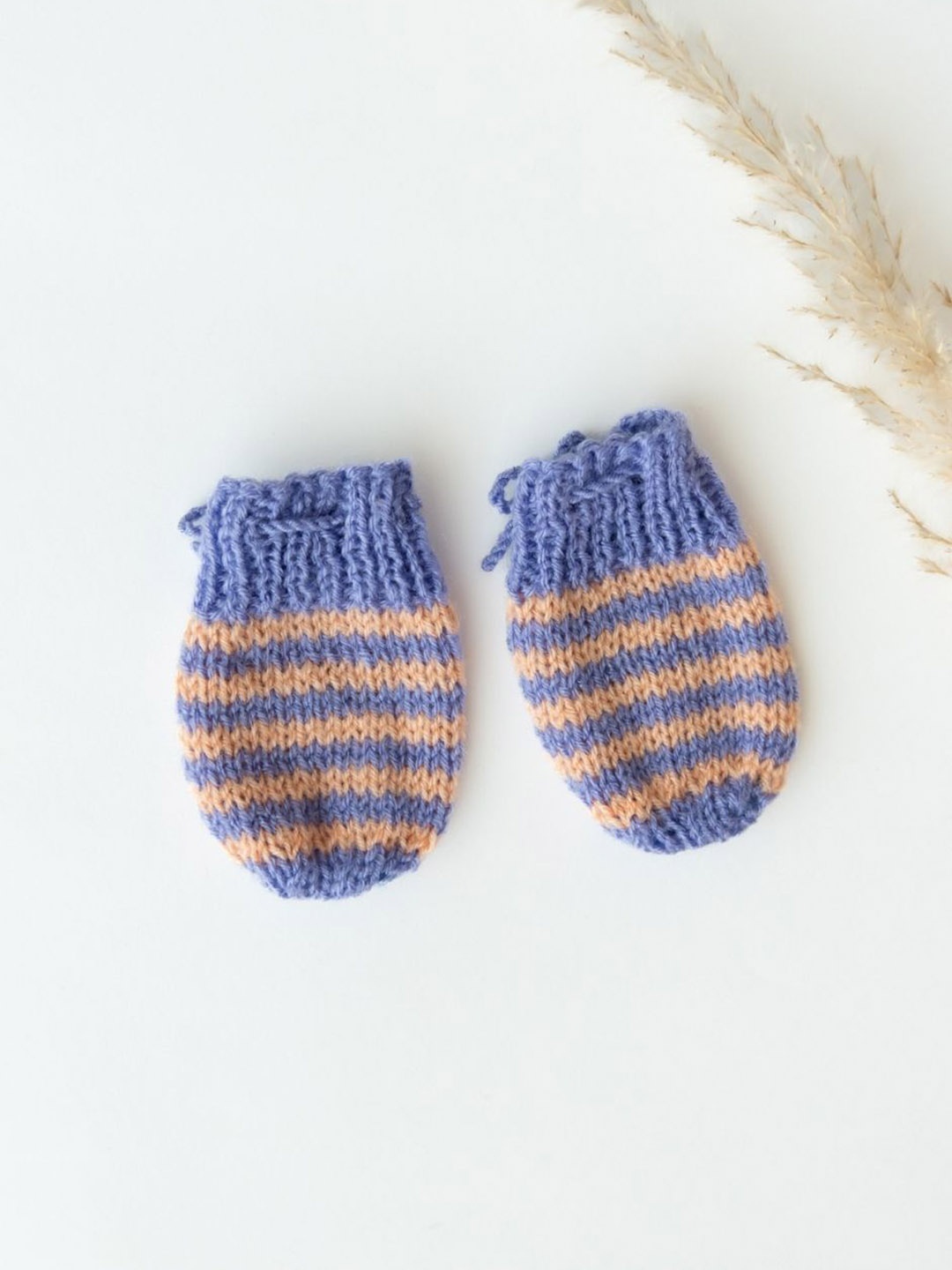 

The Original Knit Infant Kids Acrylic Striped Mittens, Lavender