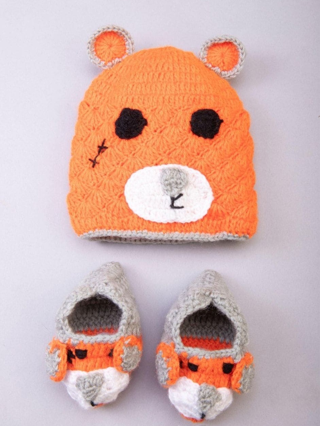 

The Original Knit Infants Kids Self Design Beanie Cap With Socks, Orange